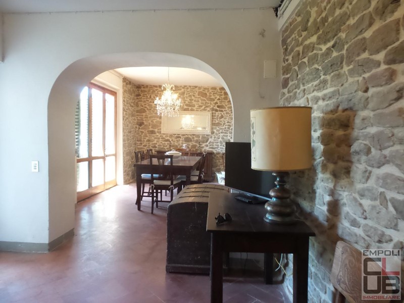 Casa Semi Indipendente in Vendita a Vinci, zona Faltognano, 240'000€, 200 m²