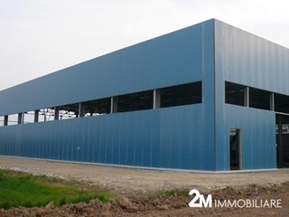 Capannone in Vendita a Vecchiano, zona Migliarino, 160'000€, 372 m²