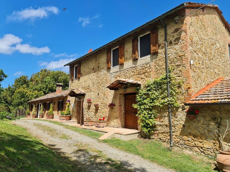 Casale in Vendita a San Gimignano, 650'000€, 200 m²