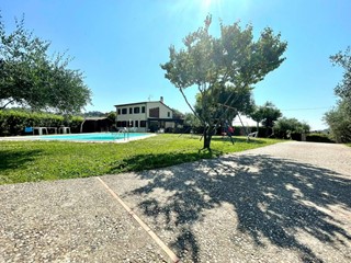 Villa in Vendita a Montecarlo, 600'000€, 200 m²