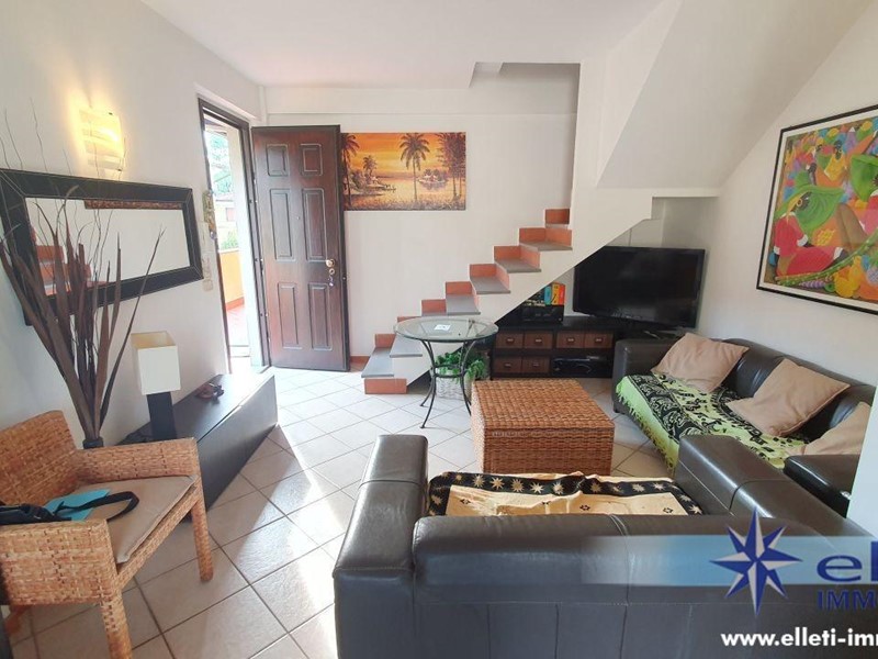 Appartamento in Vendita a Massa, zona Marina di Massa, 340'000&euro;, 120 m², arredato