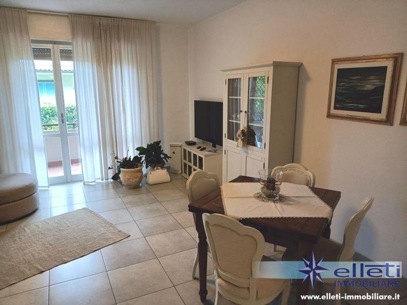 Appartamento in Vendita a Massa, zona Marina di Massa, 330'000&euro;, 130 m²