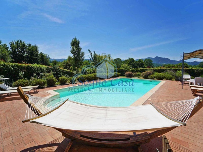 Villa in Vendita a Aulla, zona Serricciolo, 1'250'000€, 280 m², arredato
