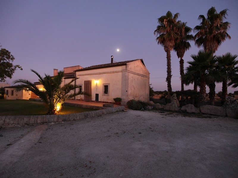 Casa Indipendente in Vendita a Noto, 410'000€, 249 m²