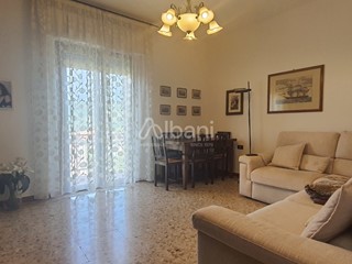 Quadrilocale in Vendita a Arcola, zona Termo, 135'000€, 78 m², con Box