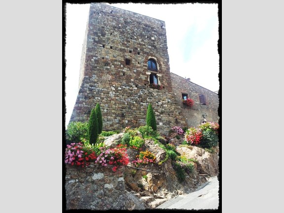 Appartamento in Vendita a Volterra, 750'000€, 150 m², con Box