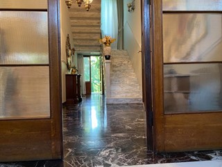 Casa Indipendente in Vendita a Empoli, 450'000€, 300 m², con Box