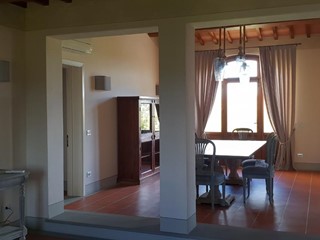 Casale in Affitto a Montelupo Fiorentino, 1'600€, 160 m², arredato