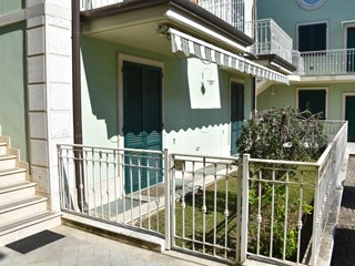 Appartamento in Affitto a Massa, zona Marina di Massa, 100 m², arredato