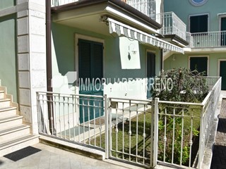 Appartamento in Affitto a Massa, zona Marina di Massa, 100 m², arredato