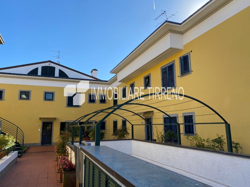 Quadrilocale in Affitto a Massa, zona Marina di Massa, 100 m², arredato