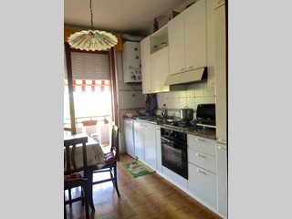 Appartamento in Vendita a Castelnuovo Magra, 170'000€, 97 m², con Box