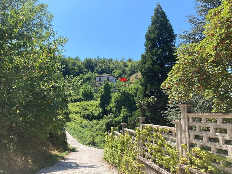 Casa Indipendente in Vendita a Gavi, zona CHEIRASCA, 195'000€, 427 m²