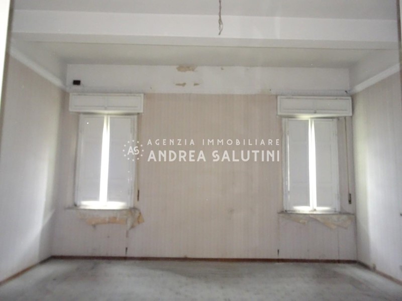 Appartamento in Vendita a Pontedera, 300'000€, 420 m²