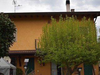 Villa bifamiliare in Vendita a Massa, zona Marina di Massa, 270'000€, 95 m²