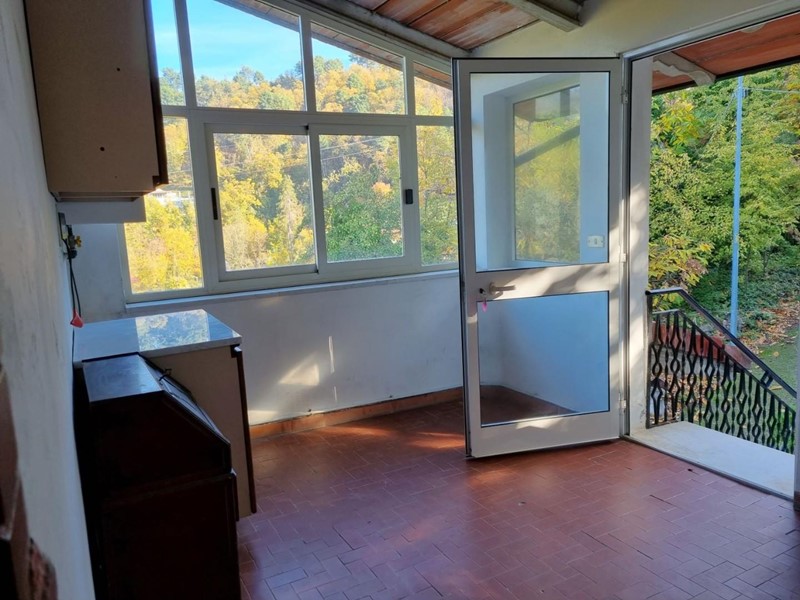 Trilocale in Vendita a Massa, zona San Carlo, 105'000&euro;, 65 m², arredato