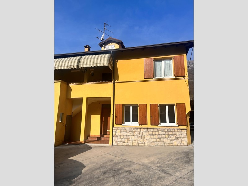 Casa Indipendente in Vendita a Marcheno, zona bs, 230'000€, 250 m²