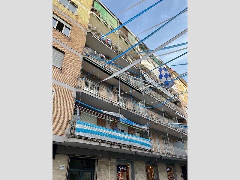 Appartamento in Vendita a Napoli, zona Via Eduardo Nicolardi 32 (Colli Aminei), 330'000€, 90 m²