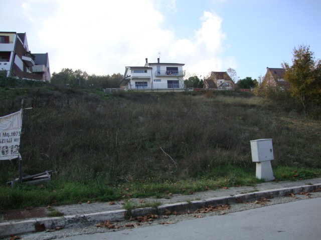 Terreno edificabile in Vendita a Campobasso, zona Centro, 1100 m²