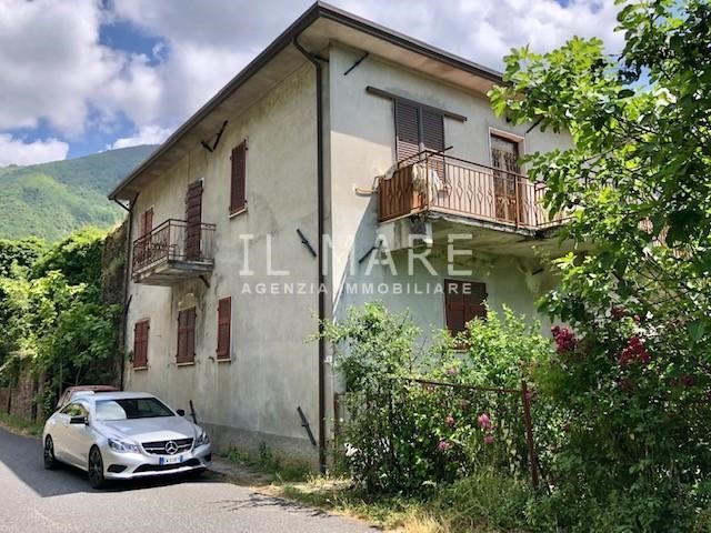 Casa di corte in Vendita a Fivizzano, zona Monzone, 160'000€, 200 m²