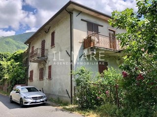 Casa di corte in Vendita a Fivizzano, zona Monzone, 160'000€, 200 m²