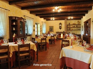 Attività commerciale in Vendita a Vecchiano, zona Migliarino, 190'000€, 205 m²