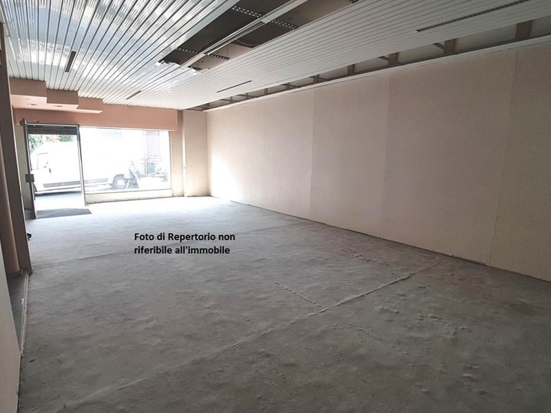 Laboratorio in Affitto a Santa Maria a Monte, 450€, 90 m²