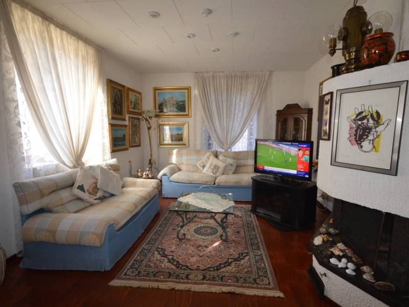 Casa Indipendente in Vendita a Aulla, 185'000€, 260 m², arredato