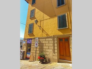 Appartamento in Vendita a Montaione, 295'000€, 260 m²