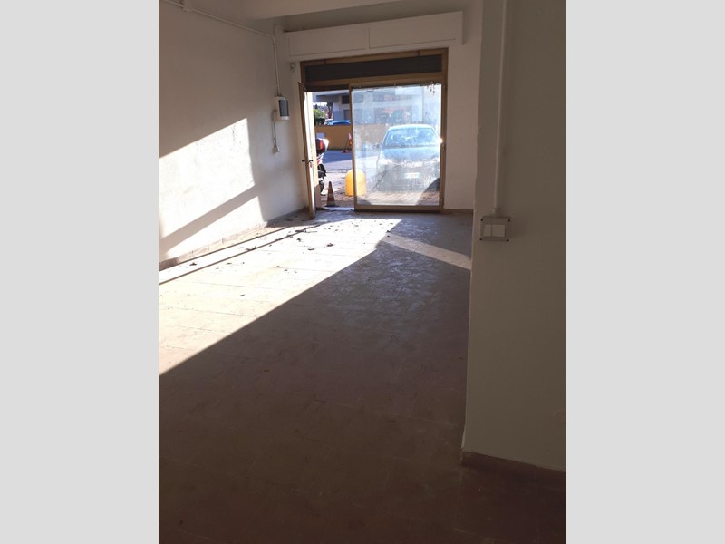 Laboratorio in Affitto a Santa Maria a Monte, 500€, 45 m²