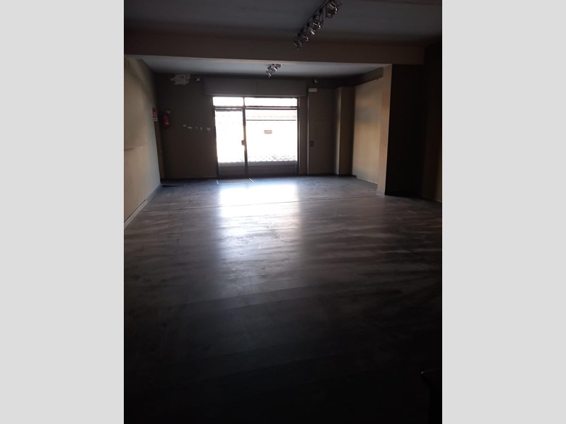 Negozio in Vendita a Viareggio, zona Torre Del Lago Puccini, 106'000€, 88 m²