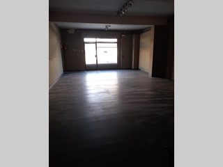 Negozio in Vendita a Viareggio, zona Torre Del Lago Puccini, 106'000€, 88 m²