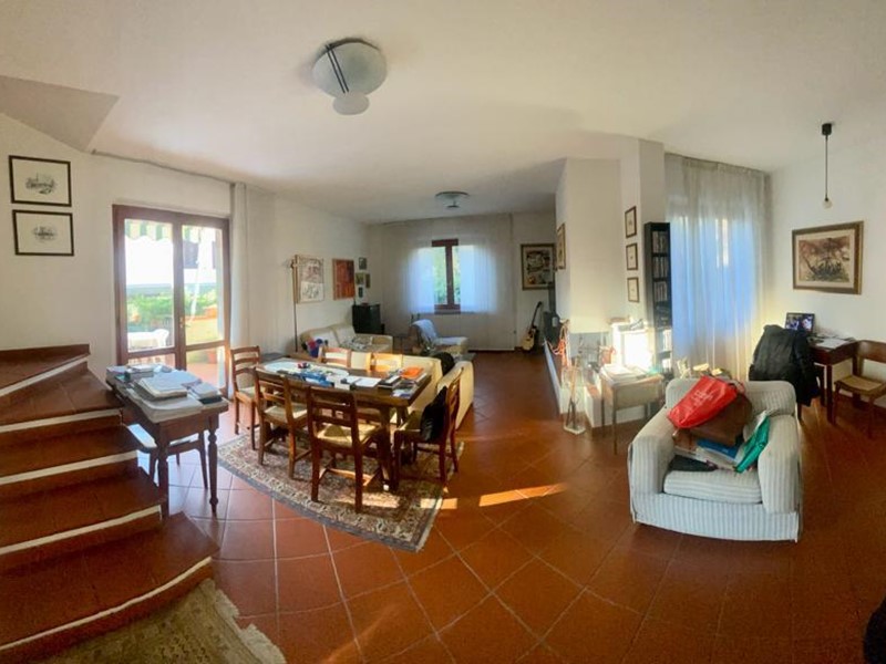 Villa in Vendita a Grosseto, zona Braccagni, 294'000€, 210 m², arredato, con Box