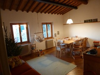 Appartamento in Vendita a Castelfiorentino, zona Castelnuovo Elsa, 169'000€, 134 m², con Box