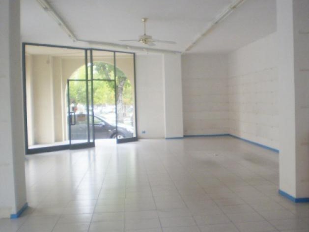 Immobile commerciale in Vendita a Santa Maria a Monte, 72'000€, 90 m²