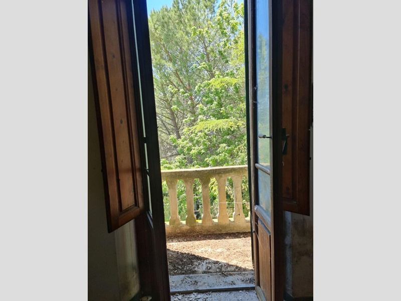 Villa in Vendita a Poggibonsi, 500'000€, 570 m²