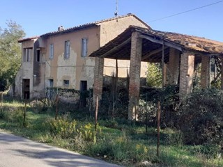 Casale in Vendita a San Miniato, zona Volpaio, 200'000€, 610 m²