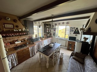 Casa Semi Indipendente in Vendita a Riccò del Golfo di Spezia, zona Porcale, 250'000€, 200 m², arredato, con Box