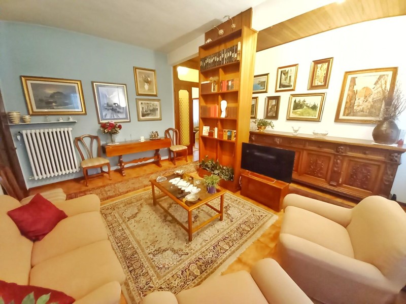 Quadrilocale in Vendita a Castelfiorentino, 140'000€, 105 m², con Box