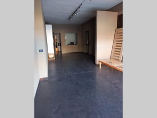 Immobile commerciale in Vendita a Viareggio, zona Torre Del Lago Puccini, 106'000€, 88 m²