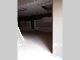 Capannone in Vendita a Viareggio, zona Torre Del Lago Puccini, 240'000€, 608 m²