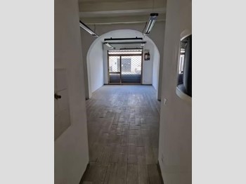 Immobile commerciale in Affitto a Cascina, zona Casciavola, 600€, 43 m²