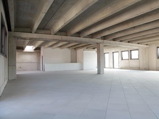 Capannone in Vendita a Lucca, zona San Filippo, 350'000€, 315 m²