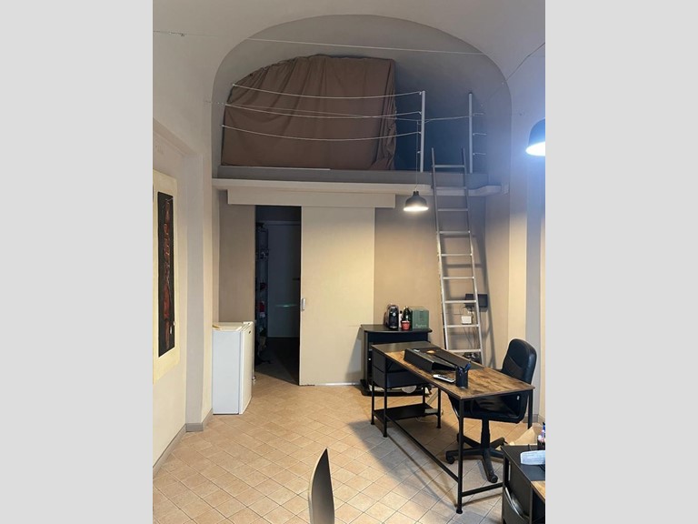 Ufficio in Affitto a Pisa, 650€, 40 m²