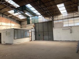 Capannone in Vendita a San Giuliano Terme, zona San Martino a Ulmiano, 600'000€, 1500 m²