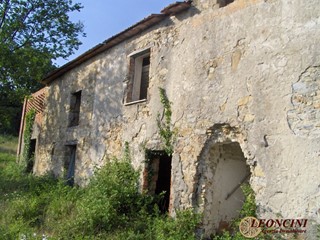Casale in Vendita a Villafranca in Lunigiana, 300'000€, 600 m²