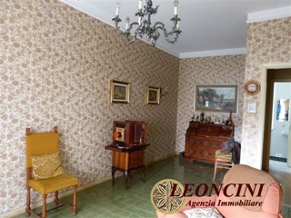 Villa in Vendita a Villafranca in Lunigiana, 190'000€, 320 m²