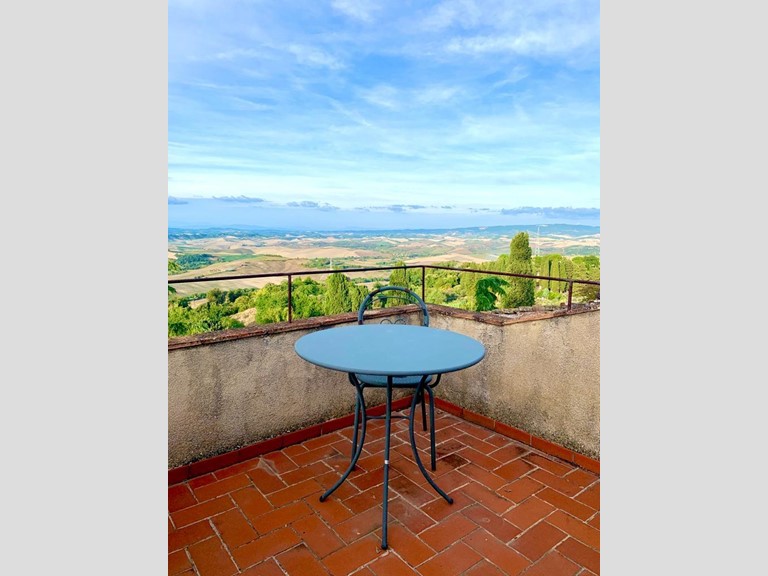 Appartamento in Vendita a Lajatico, zona Orciatico, 94'000€, 90 m²