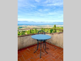 Appartamento in Vendita a Lajatico, zona Orciatico, 94'000€, 90 m²