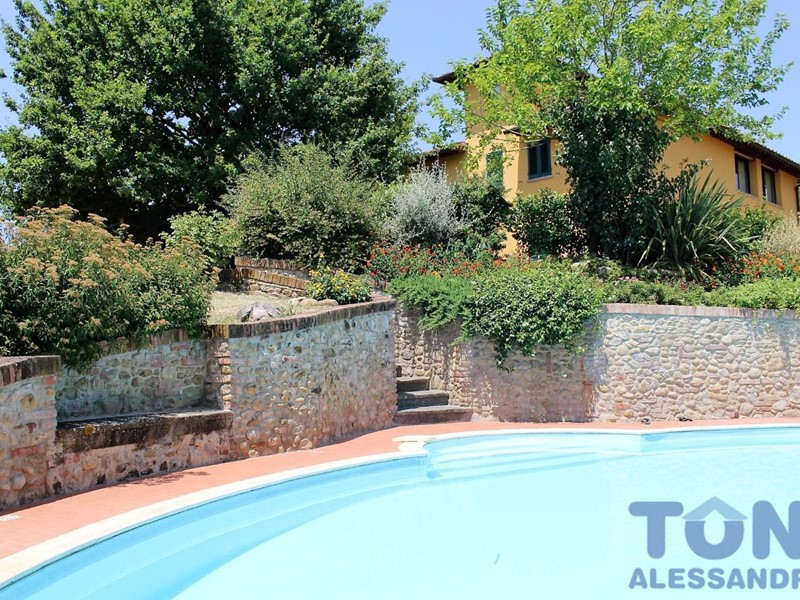 Casale in Vendita a Lastra a Signa, 1'500'000€, 500 m², con Box